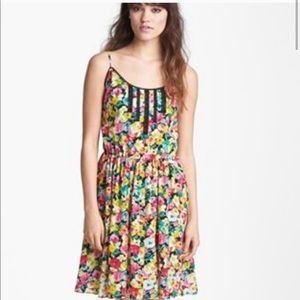 NWT $138 Betsey Johnson floral. Size 6